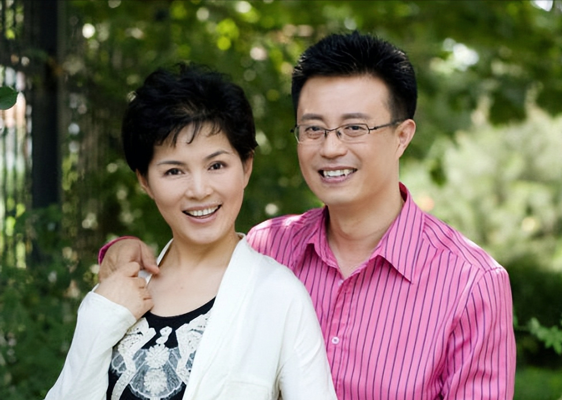 1999年,央视主持人白燕升与妻子周佳新婚不到9个月,一次意外造成了周