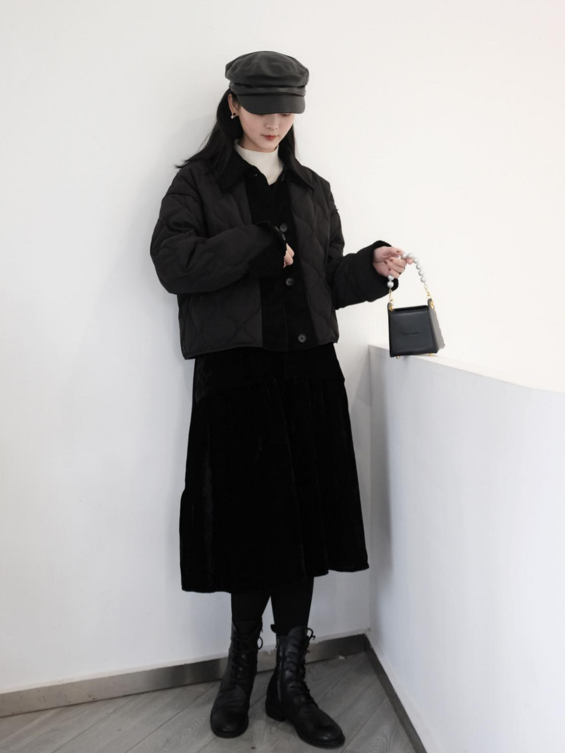 羽绒服 半身裙=入冬时髦保暖cp,精致女人都爱这么搭,优雅又大方