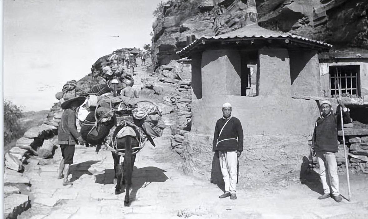 抗战时期延安八路军!艰苦充满希望,这些照片看上千百遍也会泪目