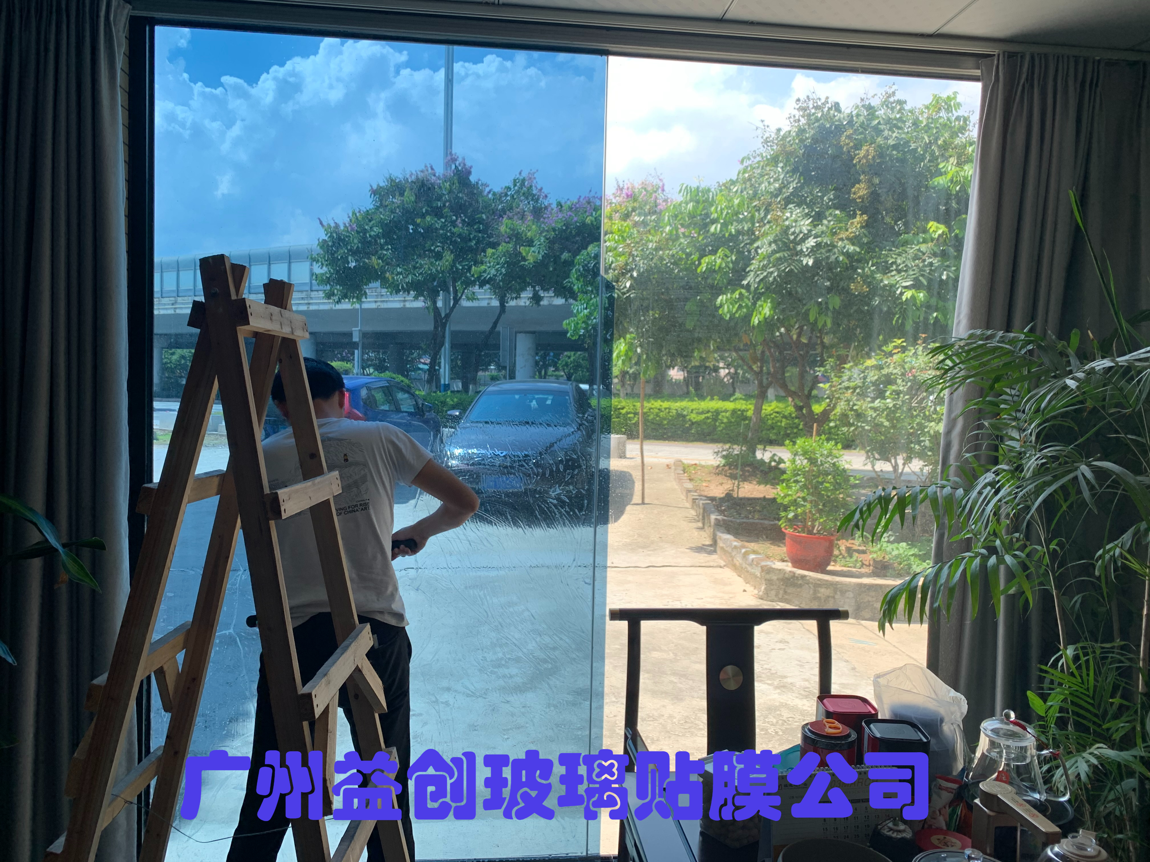 办公室玻璃隔热膜上门贴膜