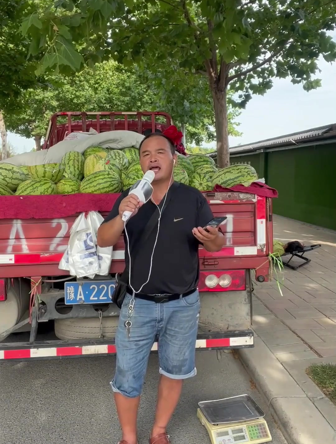 2541_ 水果哥爱唱歌 真人真唱 户外唱歌 翻唱歌曲 多年以后