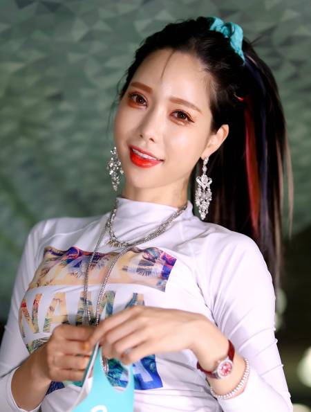 4k高清 车模穿搭「韩敏英」青色裤子-度小视