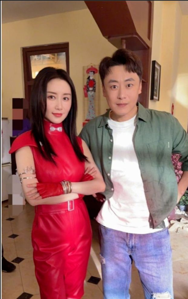 《魔幻手机3》真来了?舒畅,陆小千穿之前的戏服合影