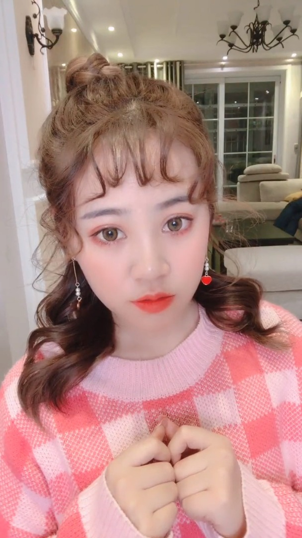 老阿姨秒变少女的爱心发型,非常可爱哦