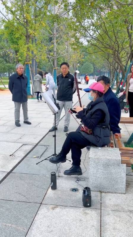 顏雲玉二胡公園二胡北國之春弘揚民族樂器