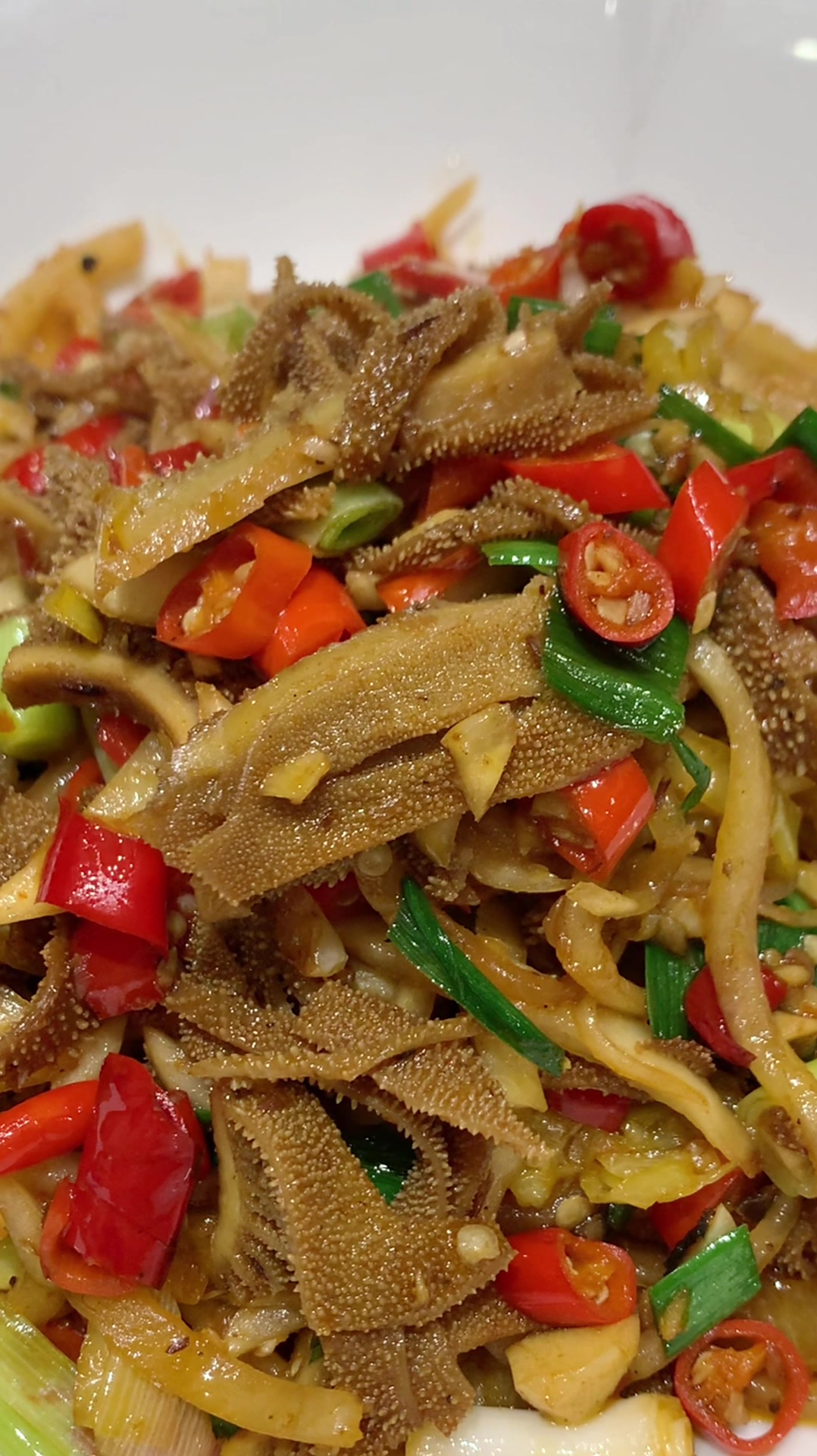 酸萝卜炒毛肚酸辣开胃又好吃