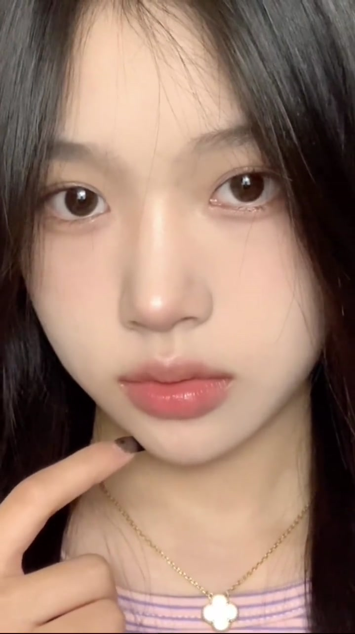 日常清透素颜淡妆十分钟出门少女甜妹妆