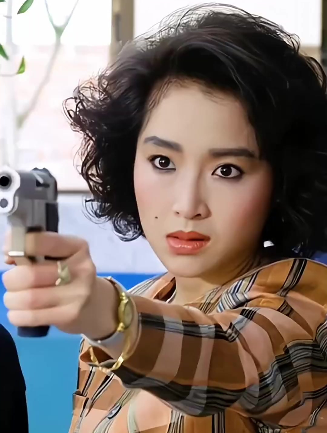 恬妞有些人走着走着就散了有些事看着看着就淡了