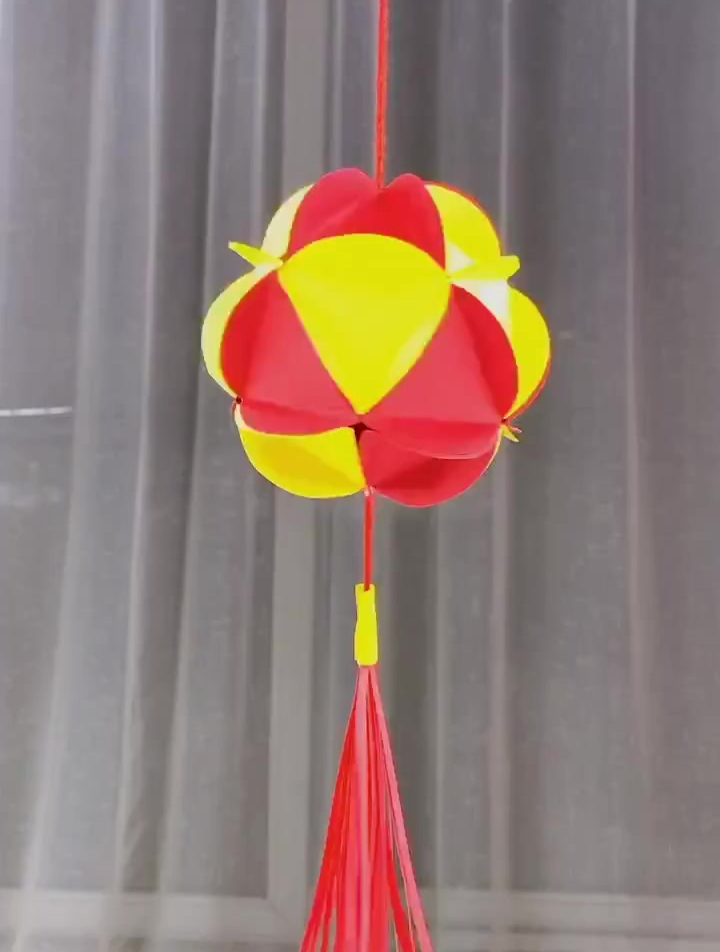 一只很像绣球的灯笼,超简单做起来