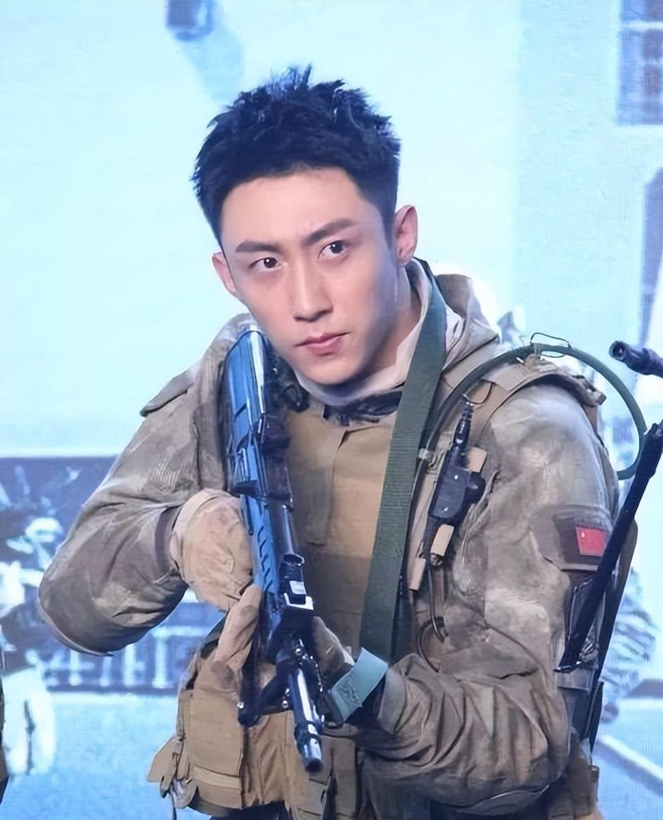 深夜回应!黄景瑜击碎王雨馨的颜面,终于露出背后的"资本大佬"