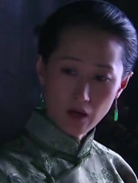 梦断乐缘堂:管家看上大嫂,趁富少不在讨好,一匹布料拿捏-度小视