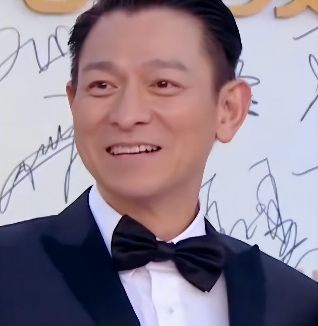 回顾王鸥变面瘫宁静扎900针,明星里的打针族,掀开娱乐圈遮羞布