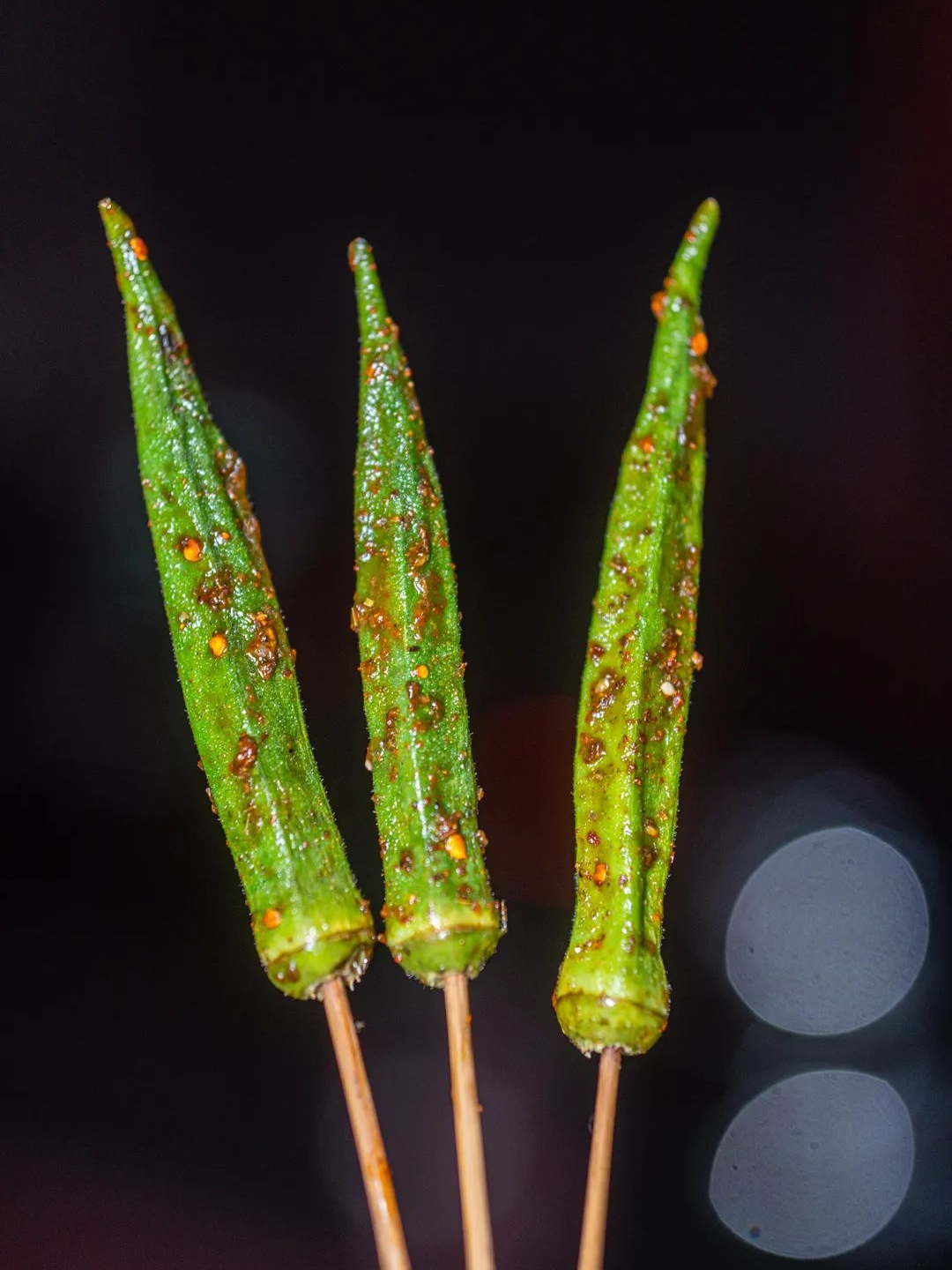 烤秋葵烧烤吃多了,吃点秋葵来去油吧!