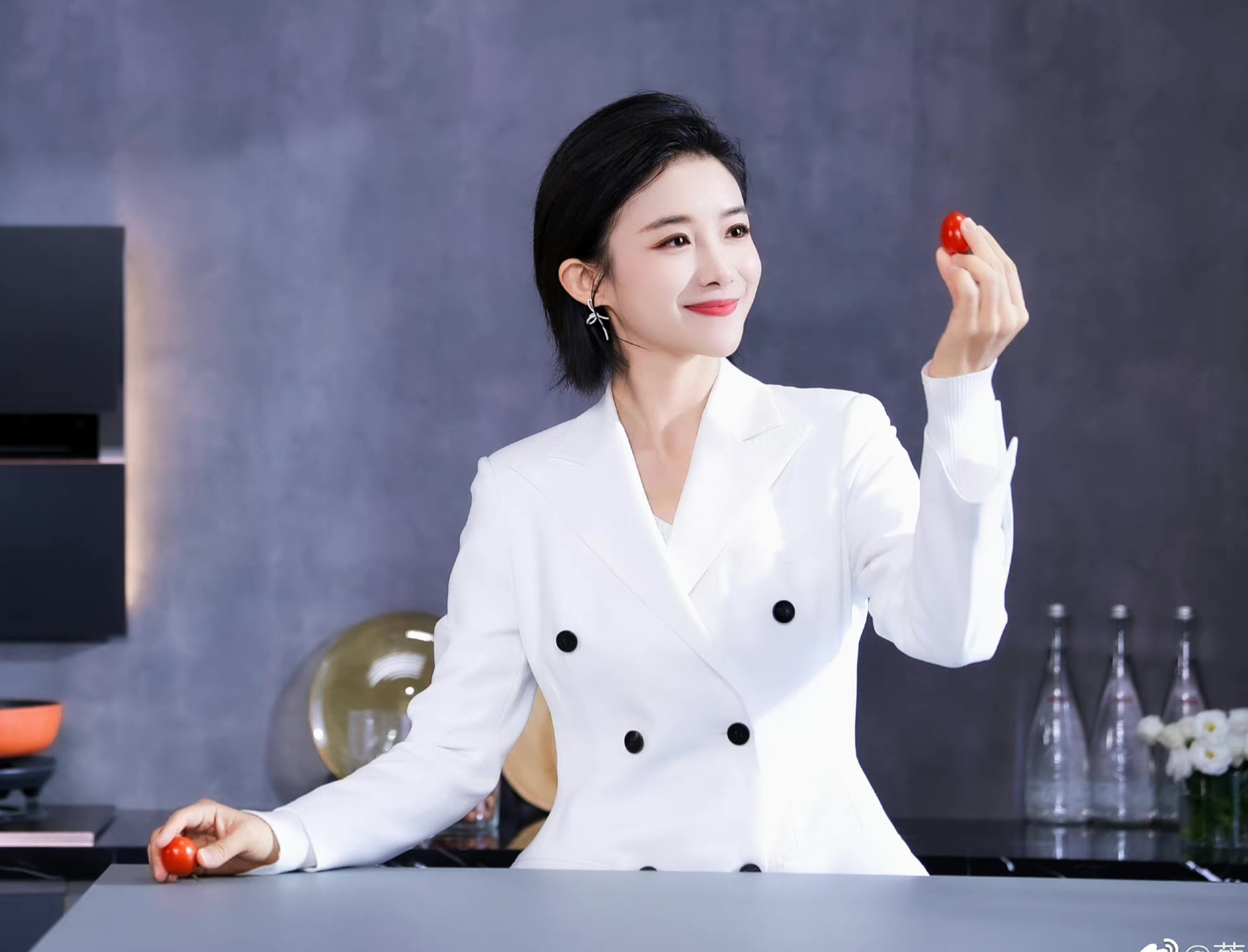 王嘉宁搭档康辉,小尼推荐《主持人大赛》,告诉我们选择更重要