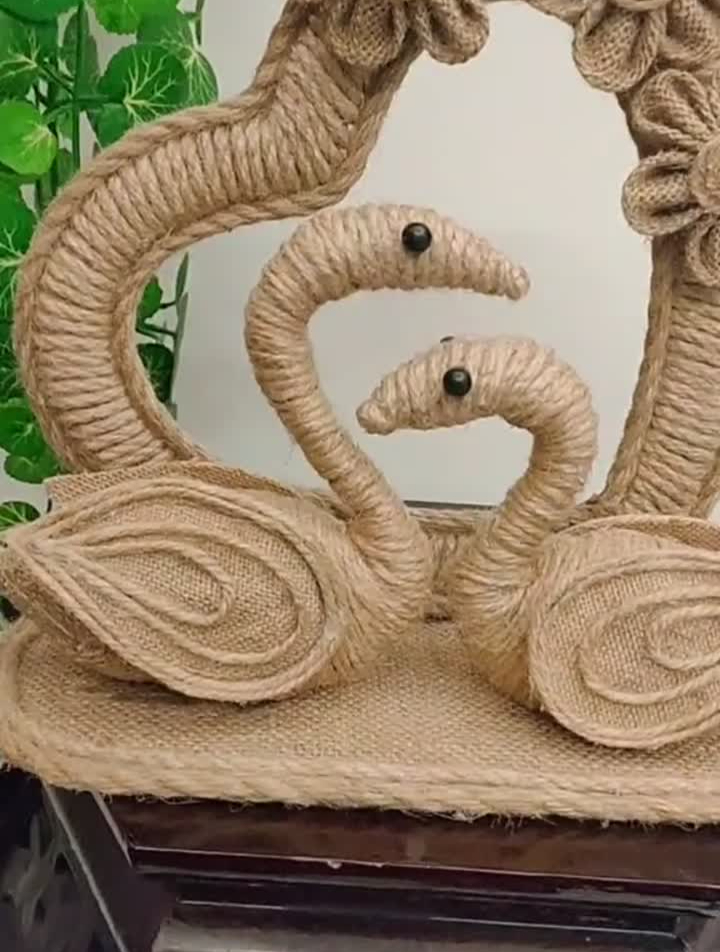 废纸板用麻绳麻布做的天鹅情侣摆件,花了我整整一天的时间-度小视