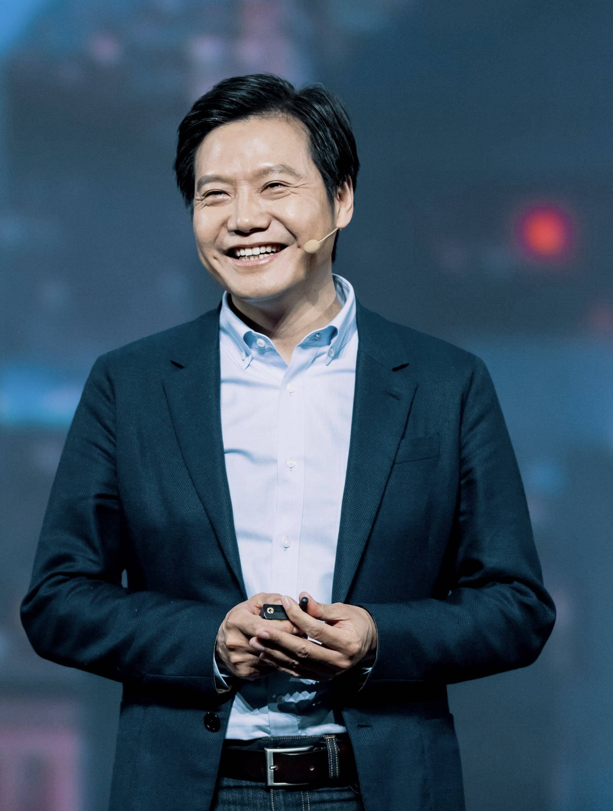 雷军:后悔创业第一天没理发,丑了八年-度小视