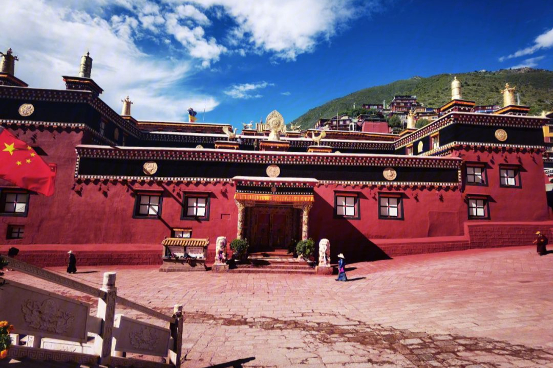 四川有座寺院,被誉为"藏族文化百科全书",却少有游客