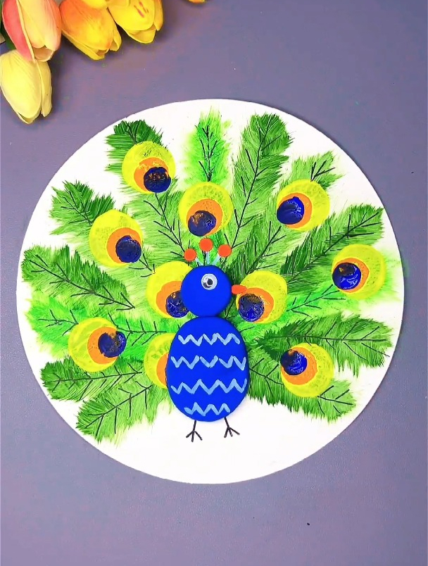 动物园里的孔雀手工画,简单有趣,适合幼儿园小朋友