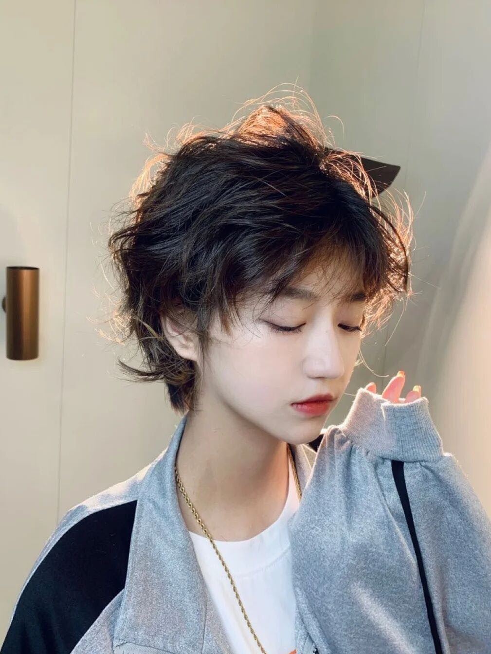 50岁女人尽量少烫"大妈卷",试试这6种发型,时髦显气质还减龄