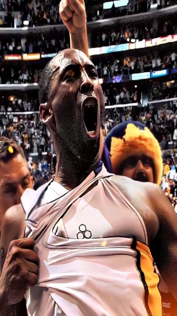 你还记得2006年科比绝平抛投 加时压哨绝杀后扯球衣庆祝的霸气吗