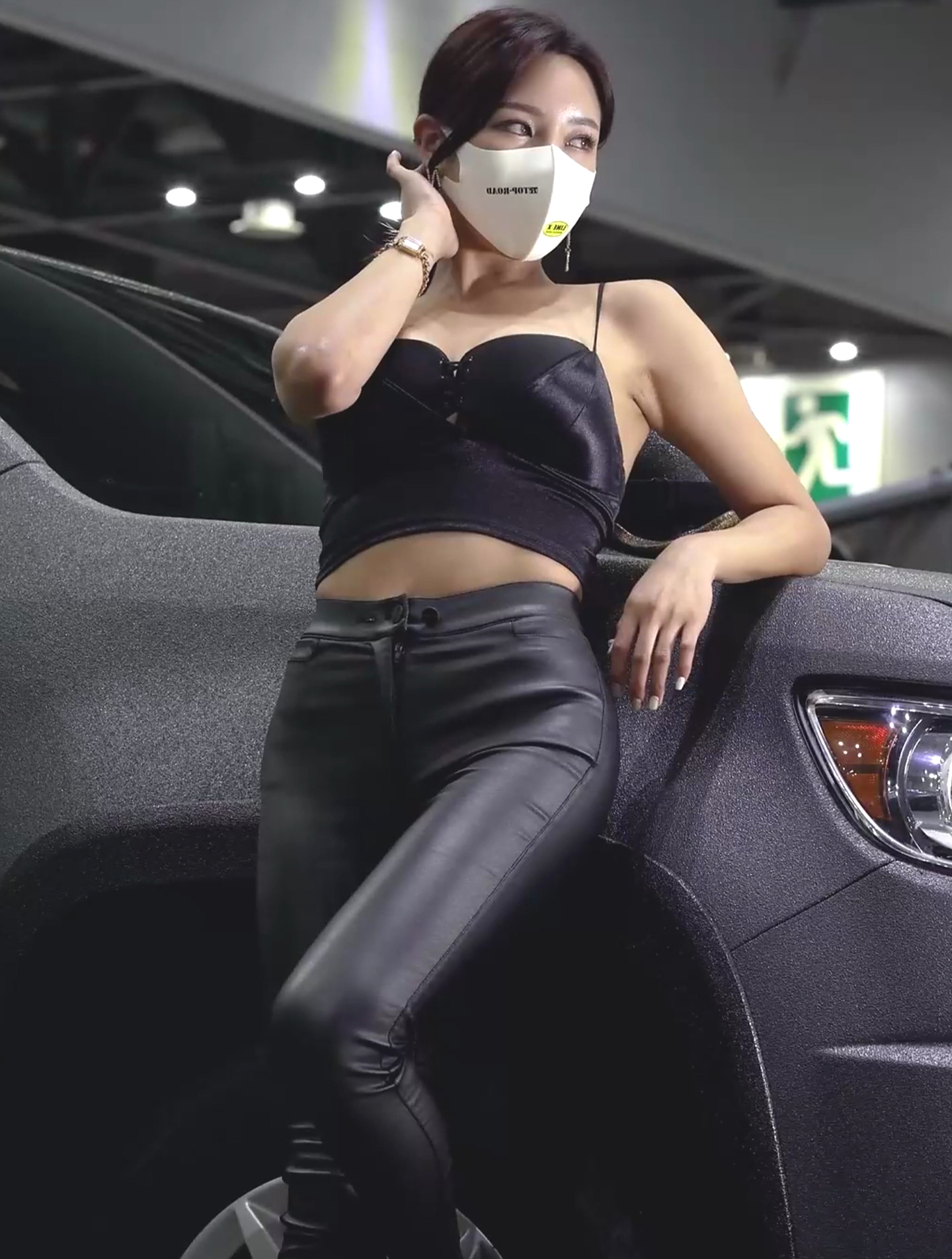 韩国车模杨诗妍,精彩视频第5篇,精致容颜婀娜身姿,魅力四射