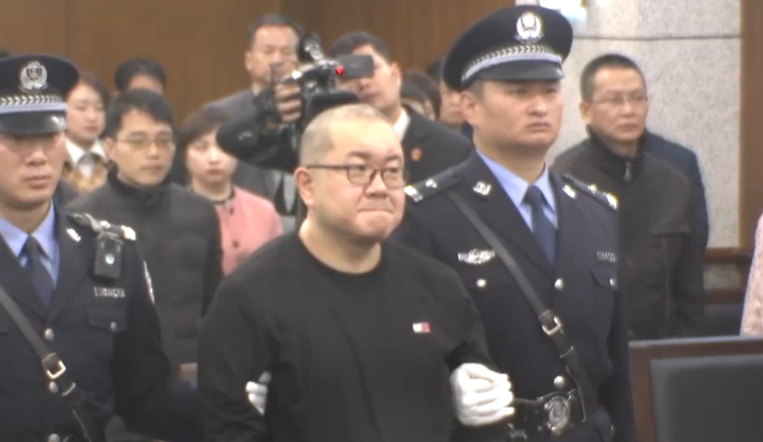 孙小果后面的大人物