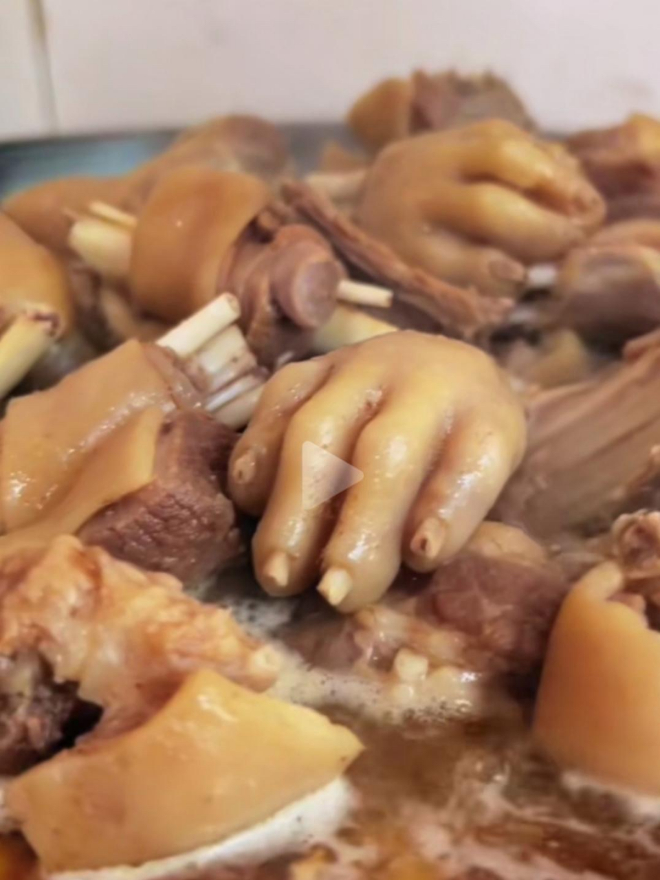 瘆得慌啊!这是什么爪子?