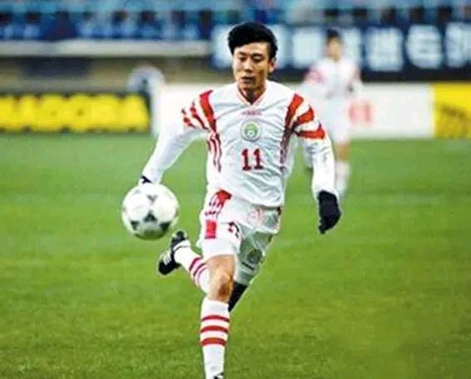 盘点一下中国足球史上十大快马 1:  高峰 2:  姚夏 3:  于根伟 4