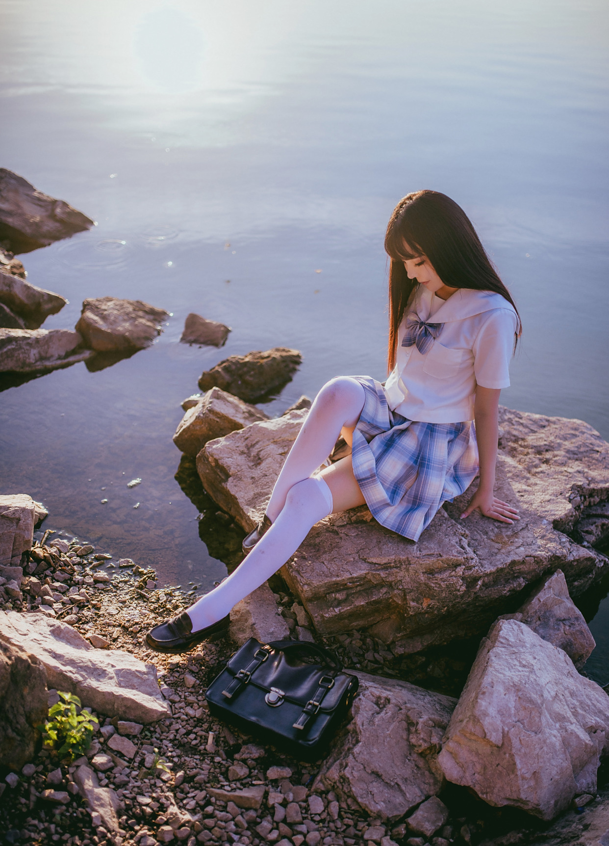 穿过膝白丝的jk少女,傍晚的湖边,曾约会的地方,你会如何回忆我