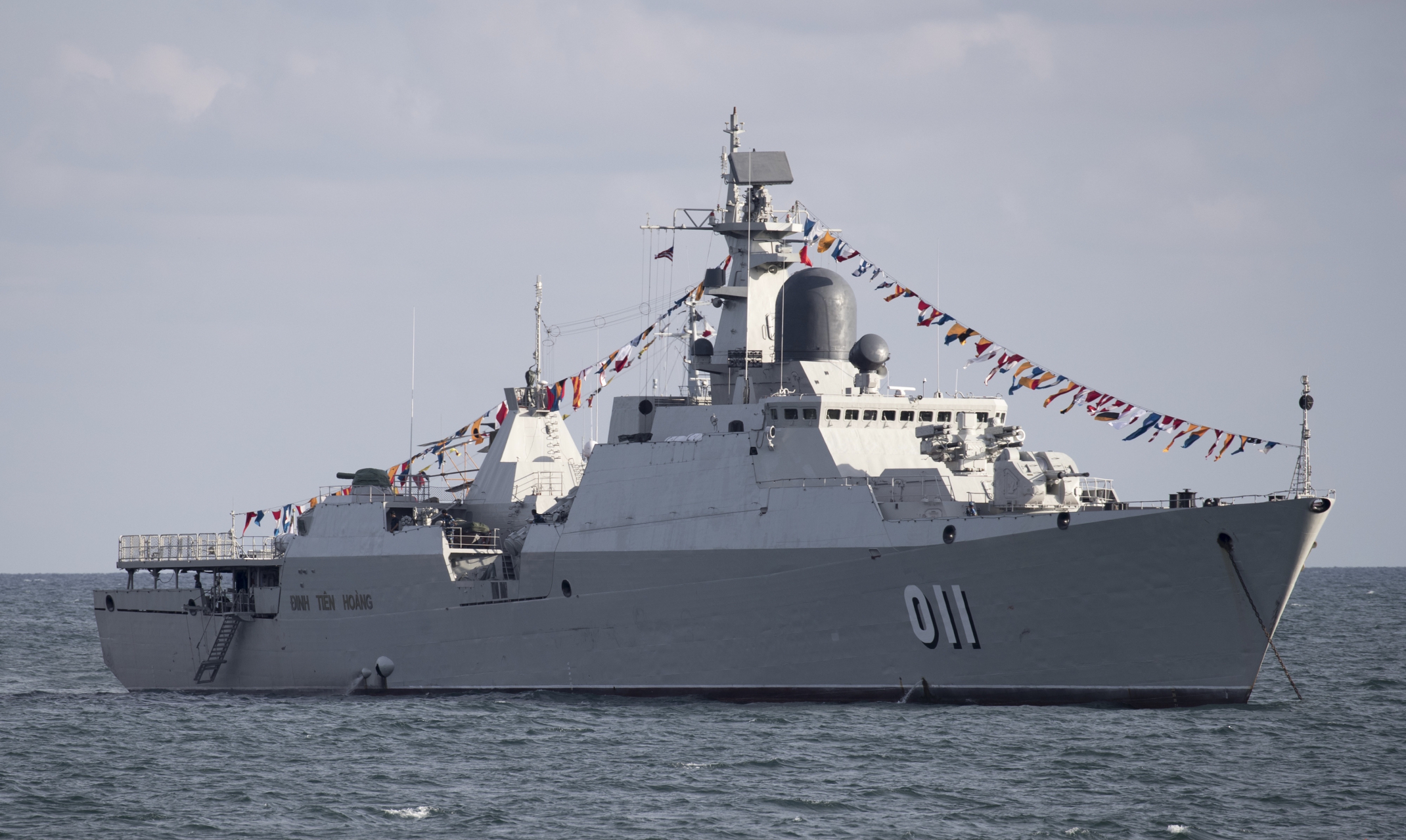 越南海军的改进型猎豹3.9级轻型护卫舰,正面火力不弱.