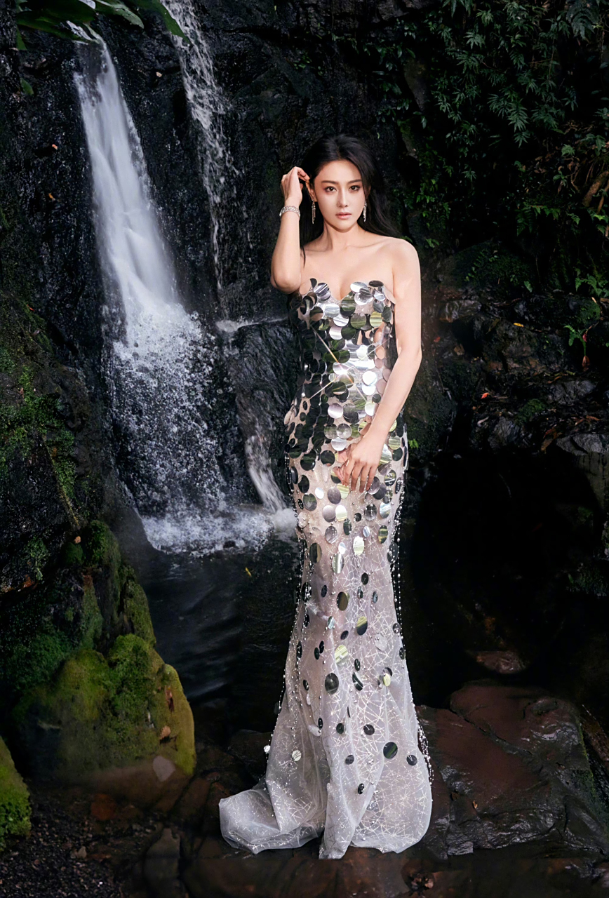 张馨予美人鱼礼服,这身礼服真的太适合她了!