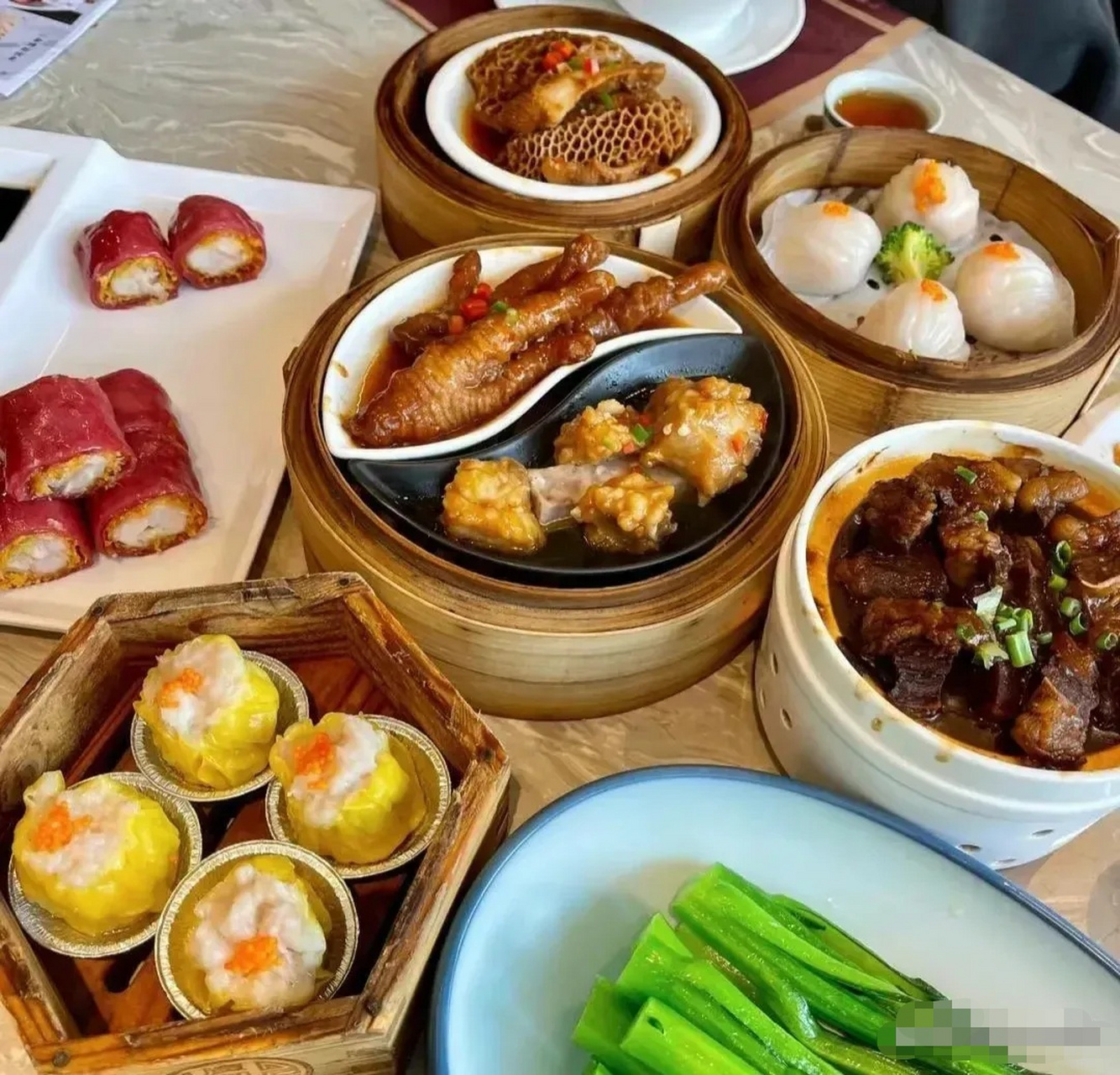 人吃的早餐 图2江苏人吃的早点 图3安徽人吃的早饭 图4广东人吃的早茶