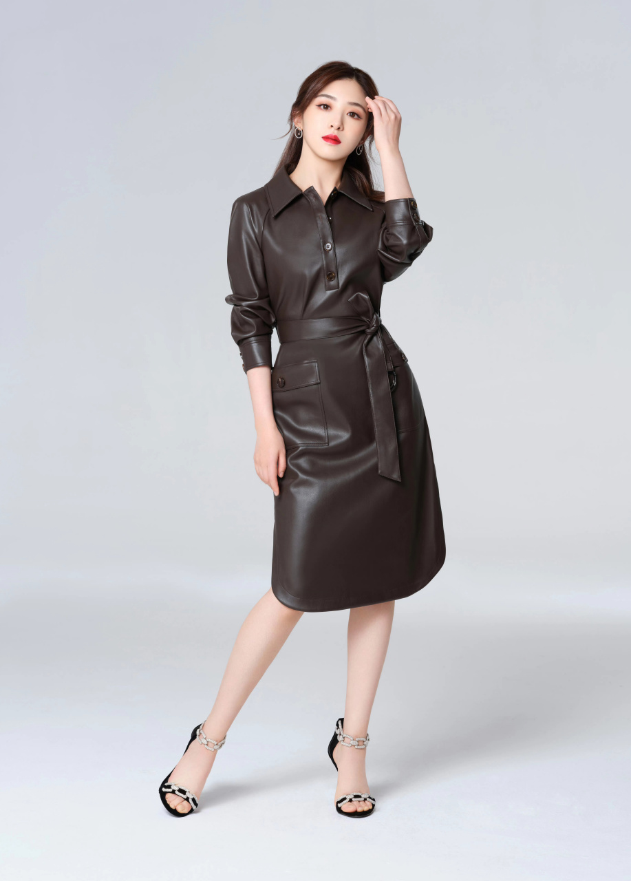 歌手张含韵美脚合集,2004年,张含韵参加娱乐节目《2004超级女声》的