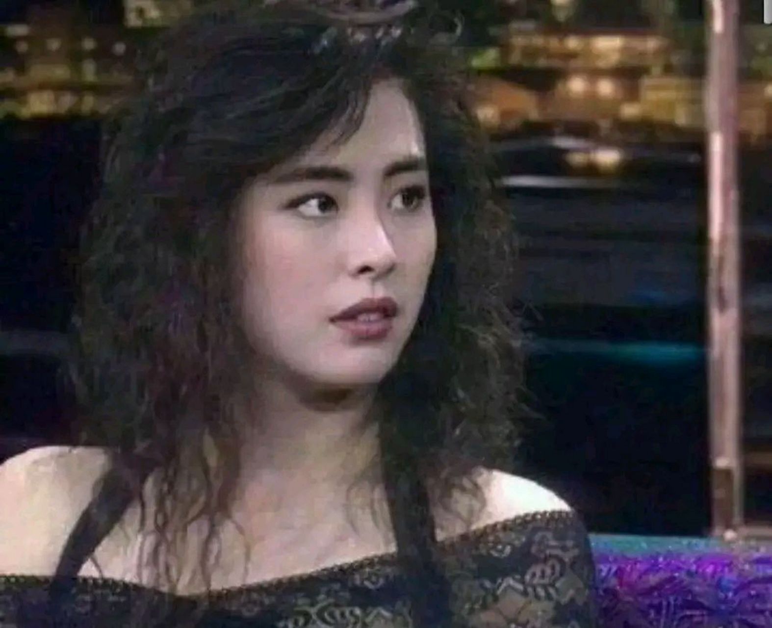 吃饭的时候考古了王祖贤和《今夜不设防》,看王祖贤的时候,黄沾他们