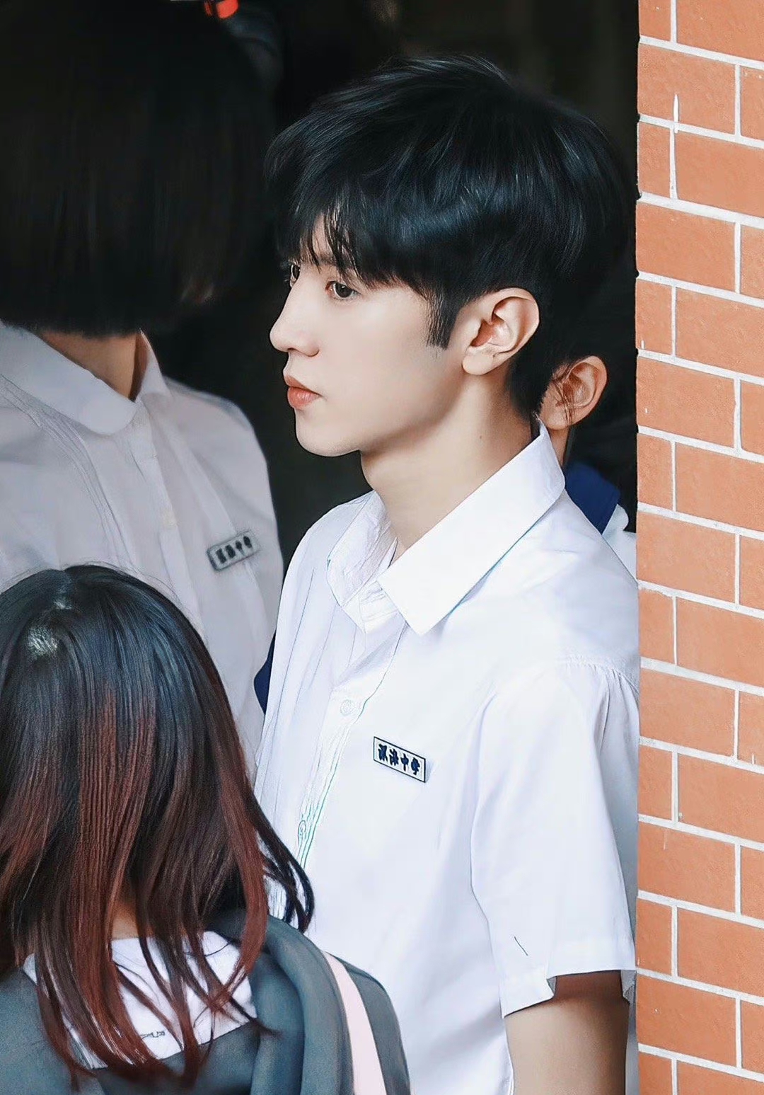 陈哲远参加青春环游记,穿校服的形象不禁让人梦回周斯越!