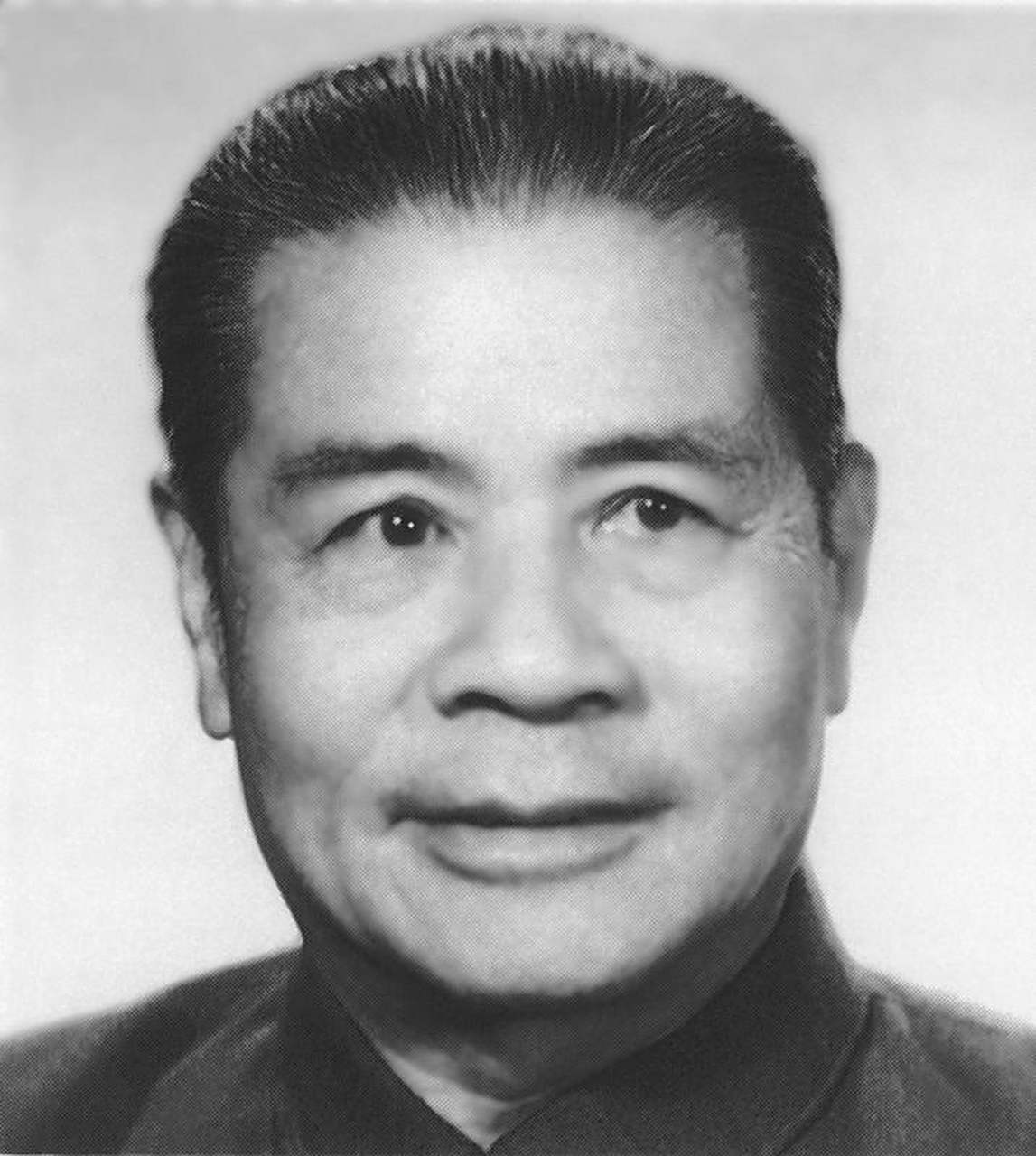 上海解放后,上海市头面人物,大"资本家"卢绪章出任华东对外贸易部副