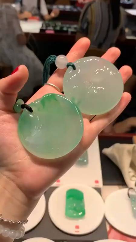 找大师雕镯子心,雕了三个月,就雕刻了-点难道这就是大道至简吗?