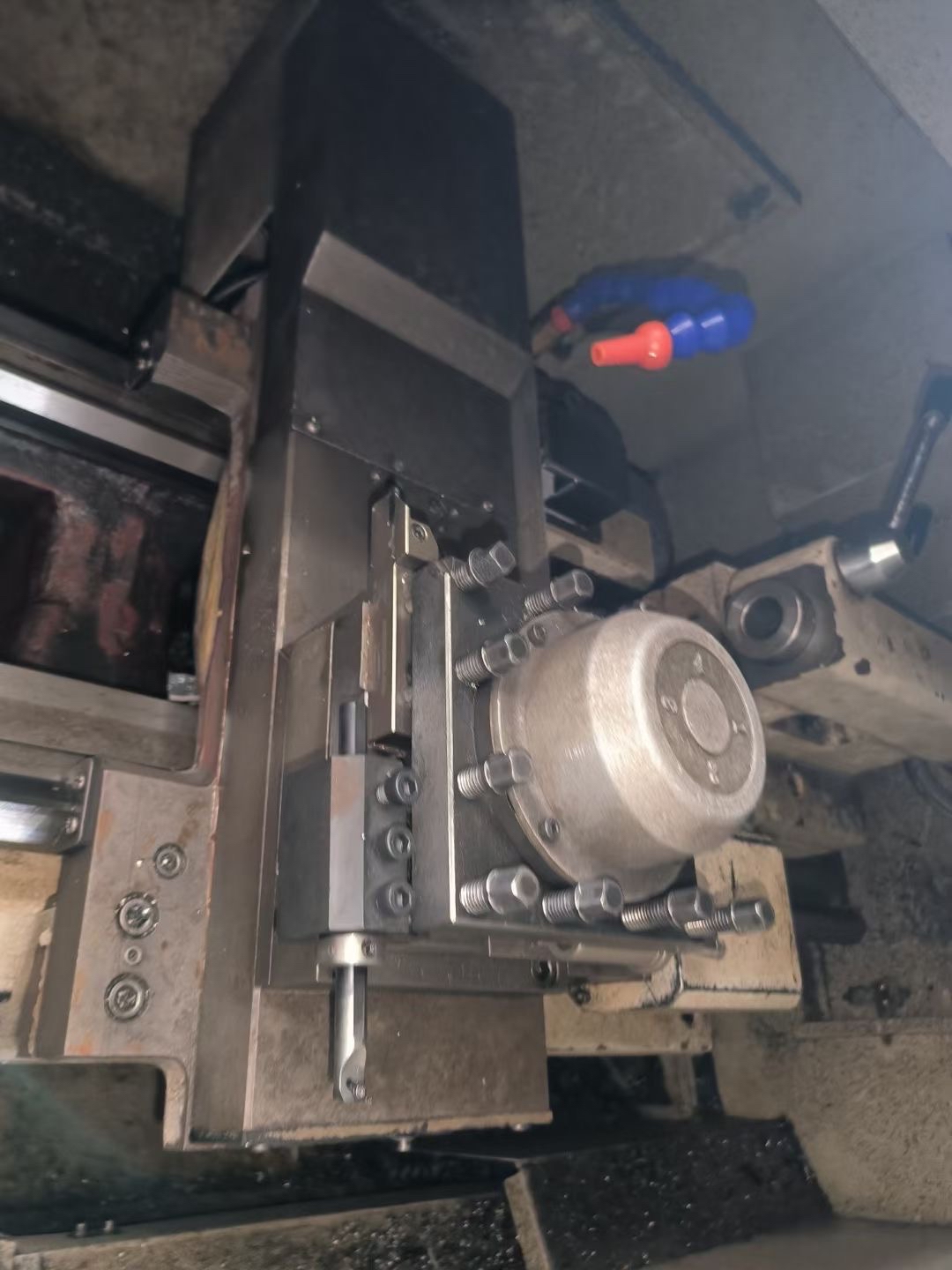 2016年沈阳4085数控车,10寸液压卡盘,导轨很好,广数980tdc系统