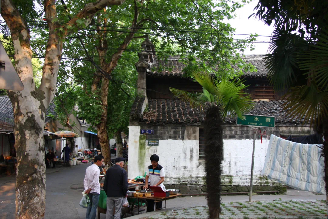 宁波八大文化街区之一的秀水街要拆了,可谓宁波的黄金宝地