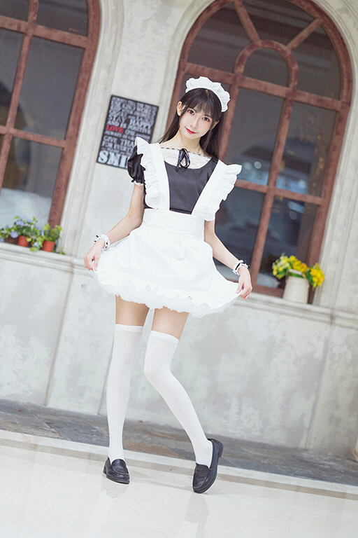 莓可-w-的女仆装扮，辛勤的小园丁