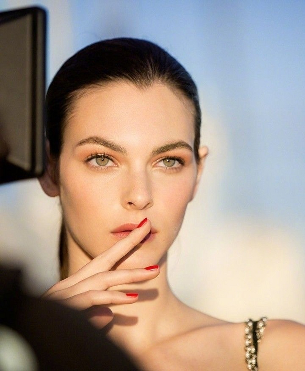 小李子的新女友,25岁的意大利美女超模vittoria ceretti.