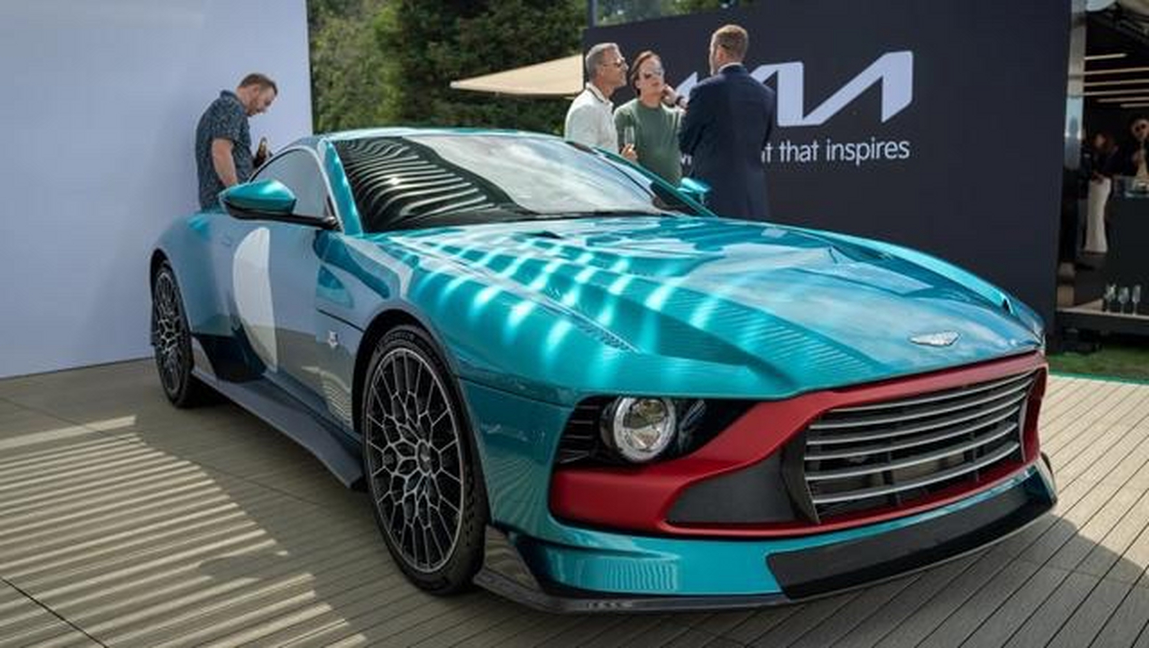 复古外观v12发动机,阿斯顿·马丁valour 110周年纪念版实拍图曝光