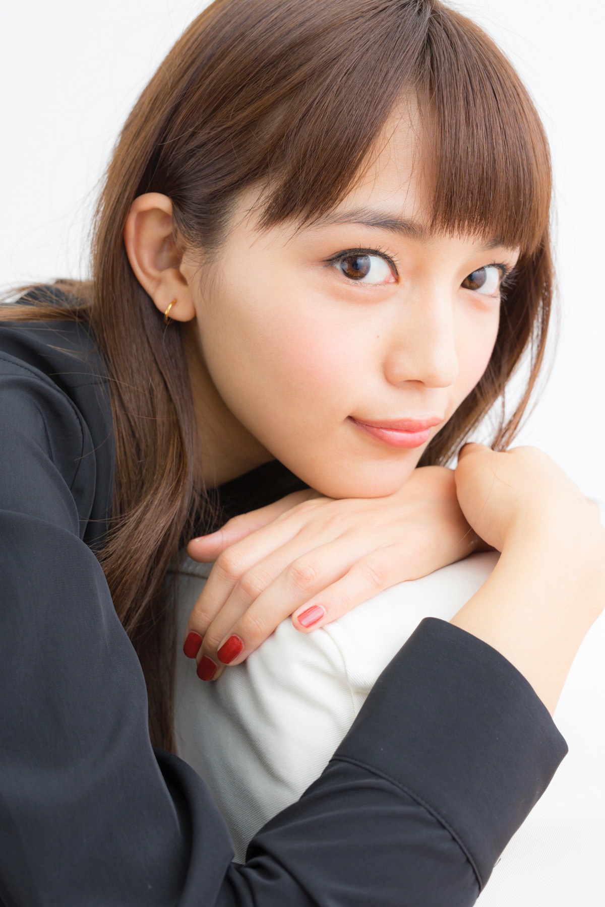 川口春奈你够了吧!明明两年前还那么清纯的呀!