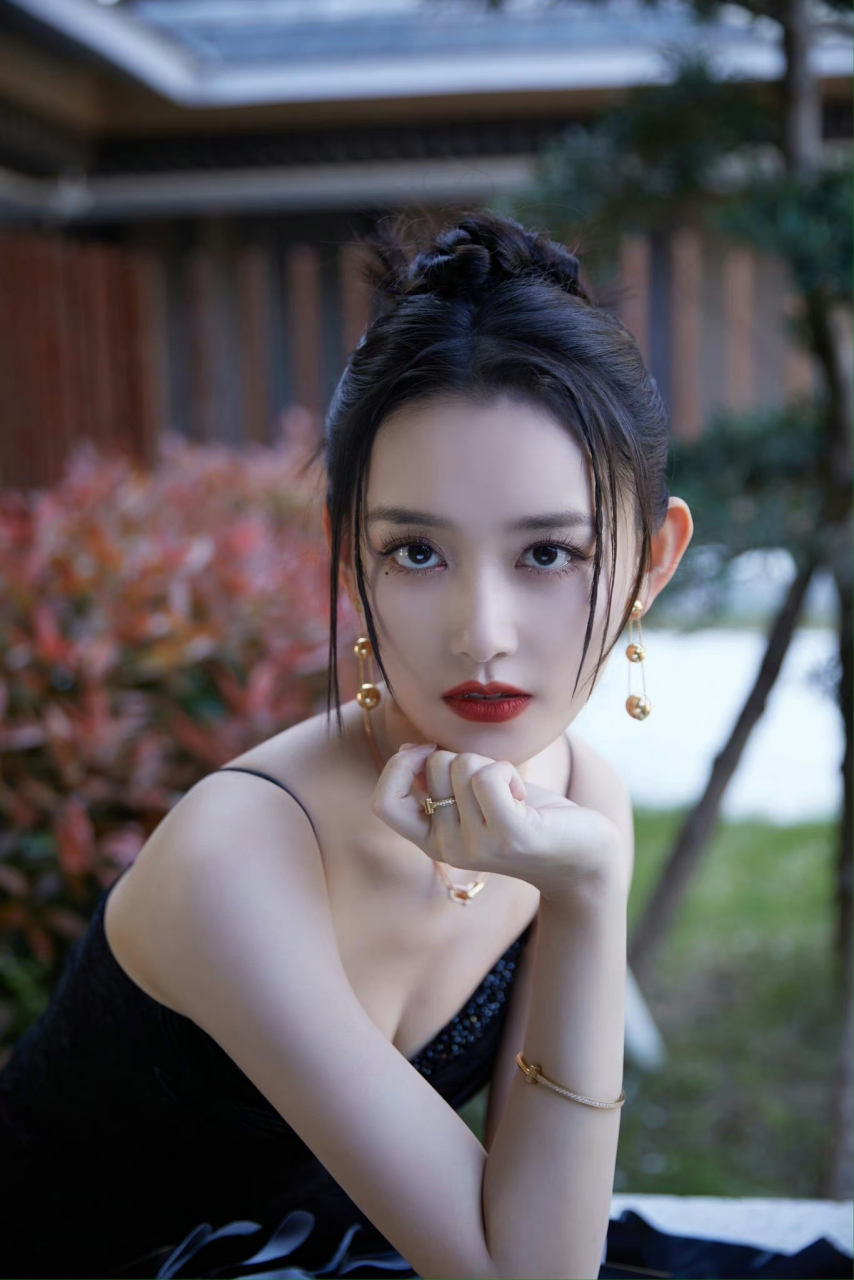 蒋依依超级性感