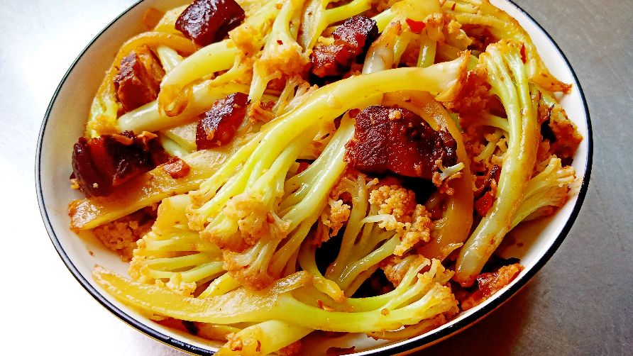 「菜花炒熟肉」一人食快手菜,菜花的家常做法,孩子超爱吃