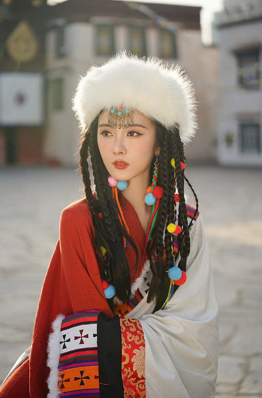 曹斐然民族造型写真,这个造型很适合红玲,太美了 676767