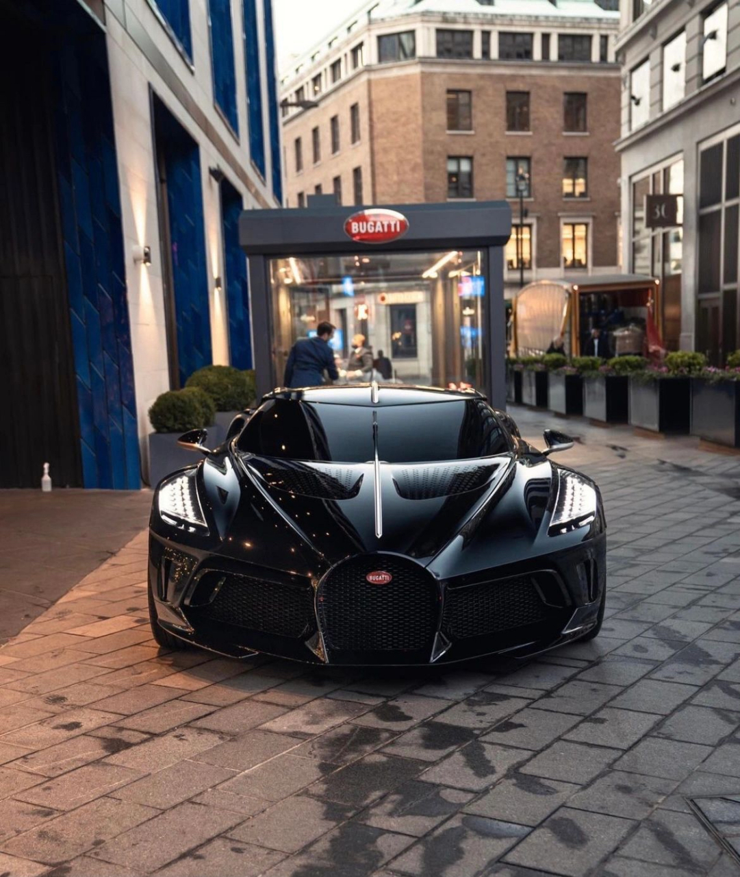 全球最贵陆地超跑,布加迪黑夜之声.小高侃车