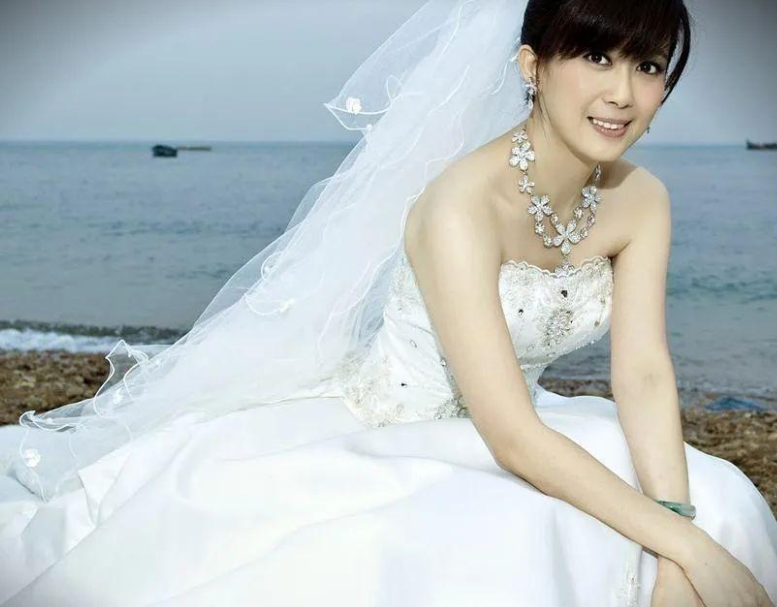 曝出轨事务女性助理的知名女明星,前丈夫发表激烈言辞