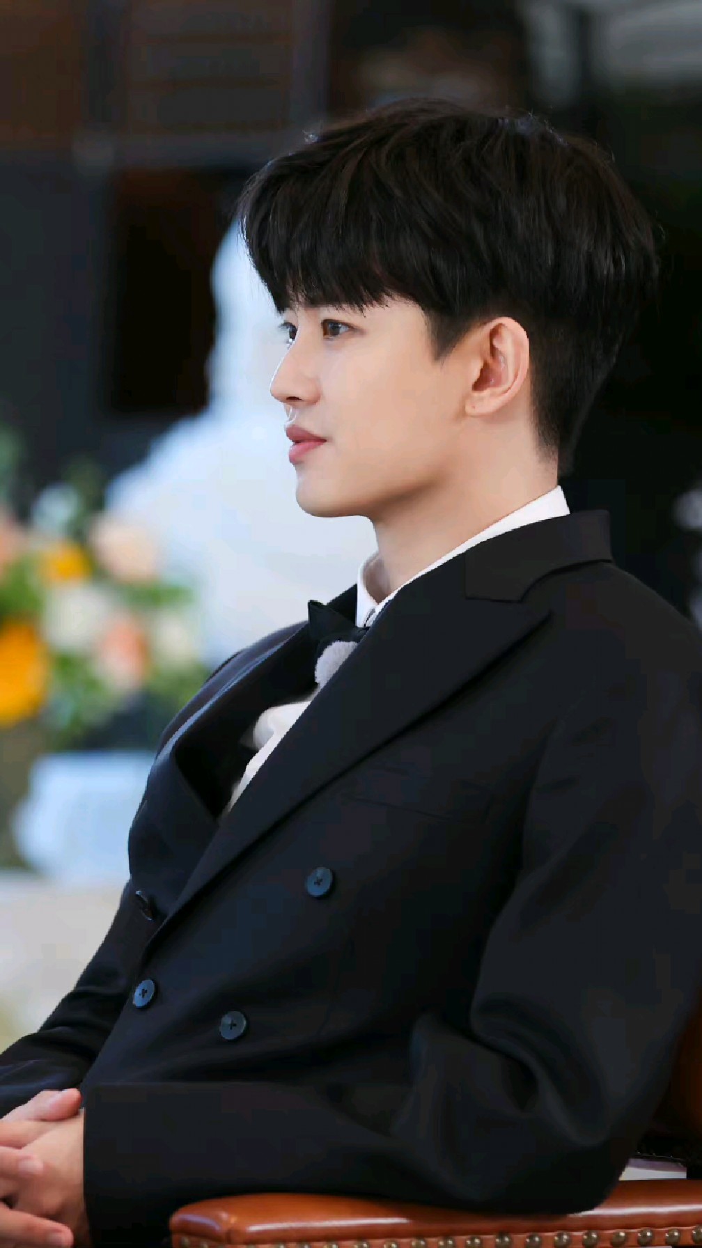 任嘉伦小哥哥的帅气侧面照,必须收藏