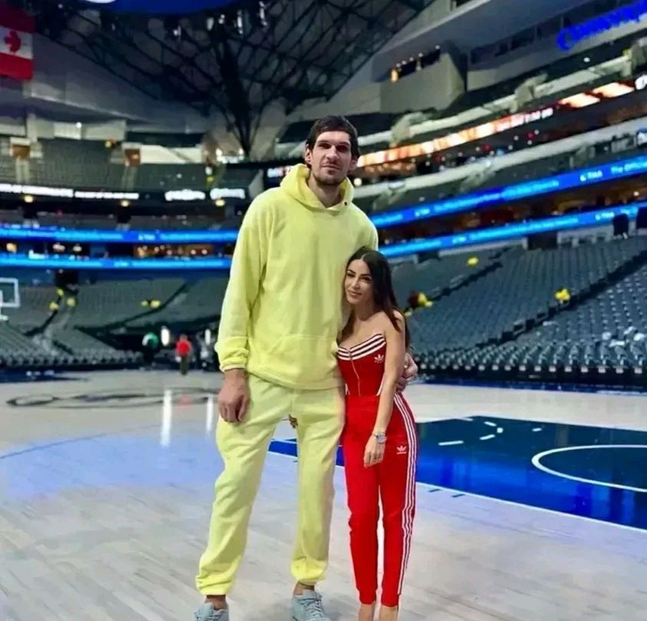 博班·马扬诺维奇和妻子米丽莎,2.